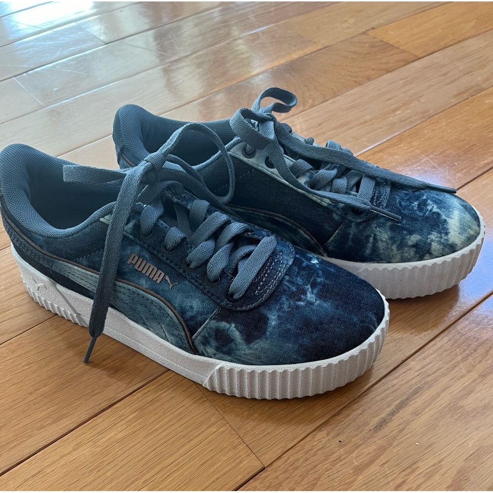 Puma Carina Indigo Blue and White Shoe Women's Size 6 Pre-Owned Tye-Die